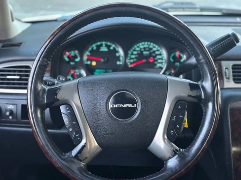 Used 2010 GMC Yukon Denali image 24