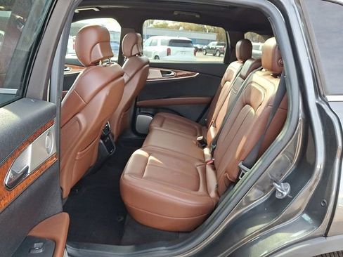 Used 2020 Lincoln Nautilus Reserve w/ Equipment Group 202A image 13