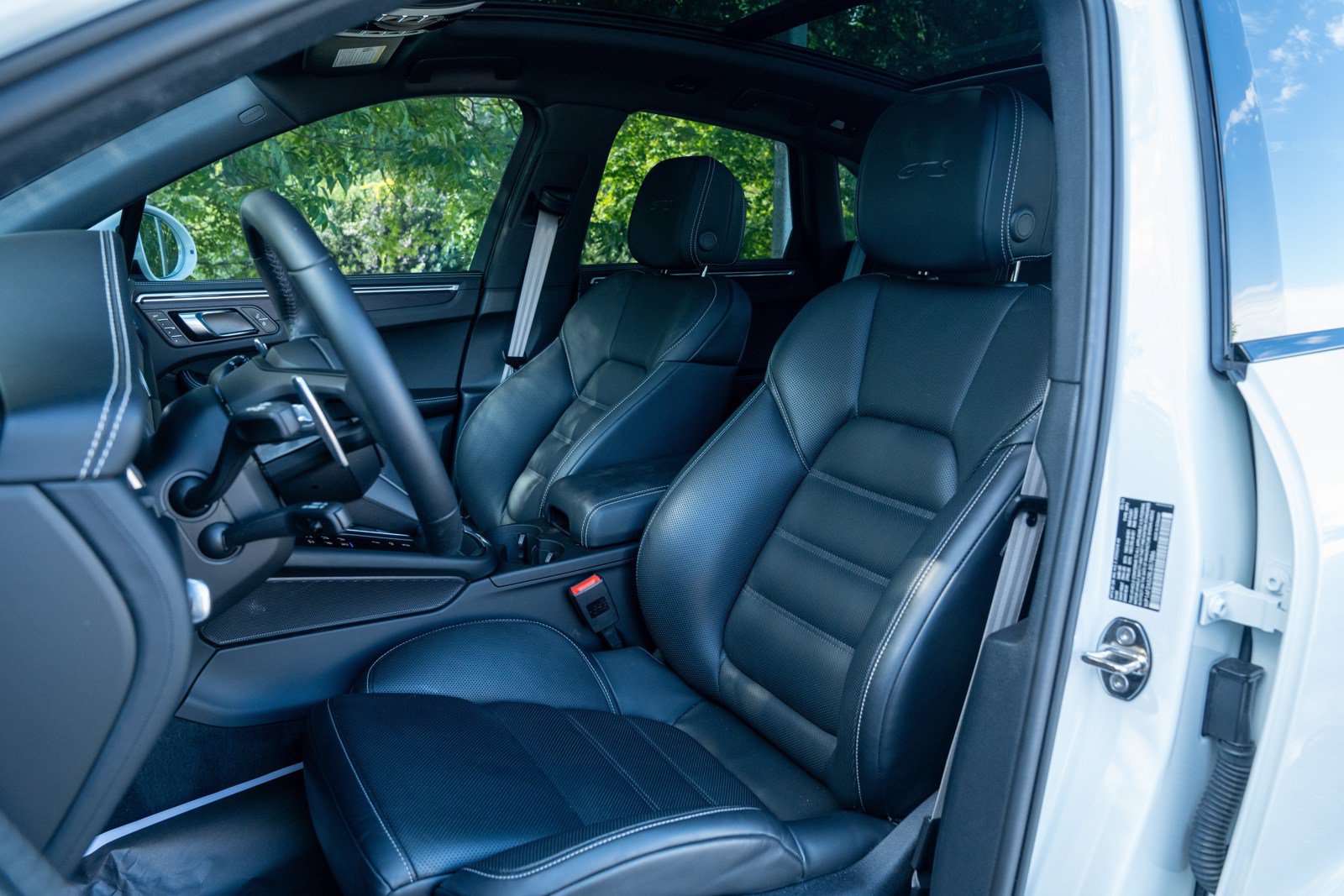 Certified 2024 Porsche Macan GTS AWD/4WD image 5