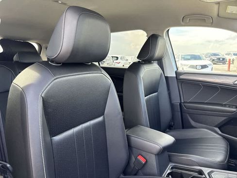 Used 2023 Volkswagen Tiguan SE FWD image 27