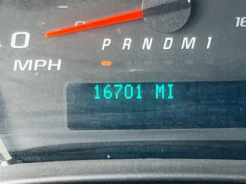Used 2025 Chevrolet Express 2500 w/ Driver Convenience Package RWD image 12