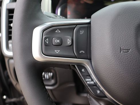 Used 2025 RAM 1500 Big Horn AWD/4WD image 17