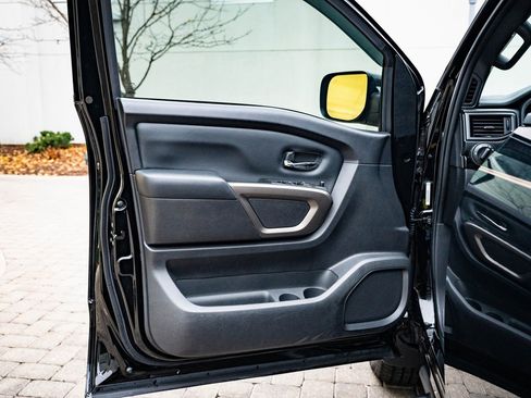 Used 2024 Nissan Titan SV w/ SV Bronze Edition Package image 23