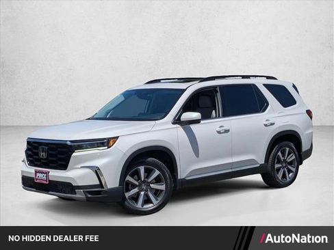 Used 2023 Honda Pilot Touring image 1