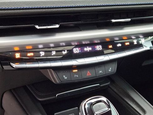 Certified 2025 Cadillac XT4 Sport w/ Cold Weather Package image 19