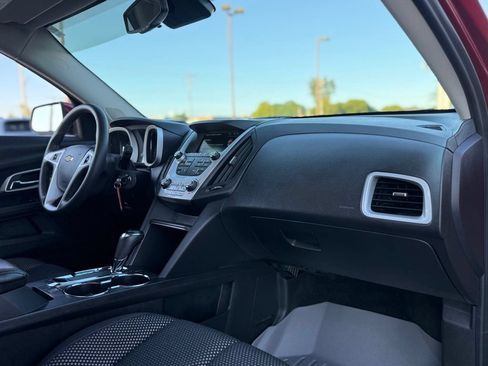Used 2017 Chevrolet Equinox LT w/ Convenience Package FWD image 16