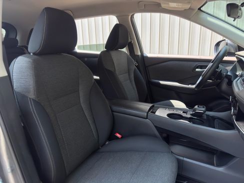 Used 2022 Nissan Rogue SV FWD image 30