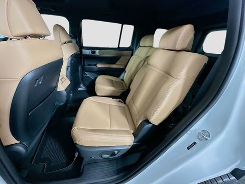 New 2026 Hyundai Santa Fe Limited AWD/4WD image 17