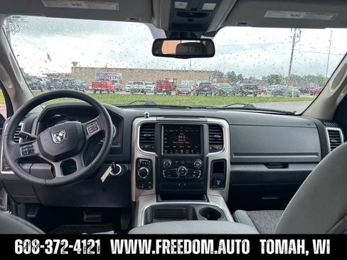 Used 2017 RAM 1500 Classic SLT AWD/4WD image 12