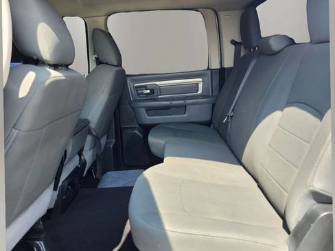 Used 2018 RAM 1500 Classic SLT AWD/4WD image 17