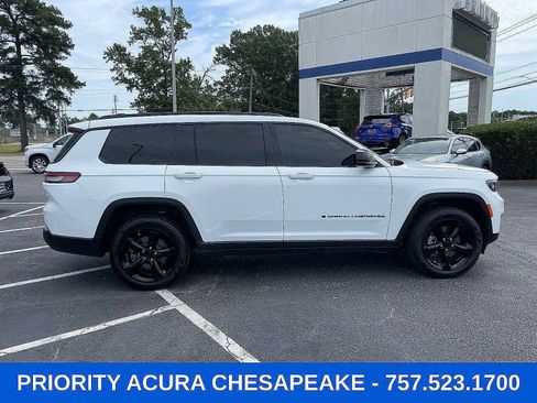 Used 2025 Jeep Grand Cherokee L Limited w/ Black Appearance Package AWD/4WD image 7