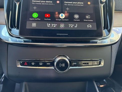 Used 2025 Volvo XC90 B6 Plus image 28