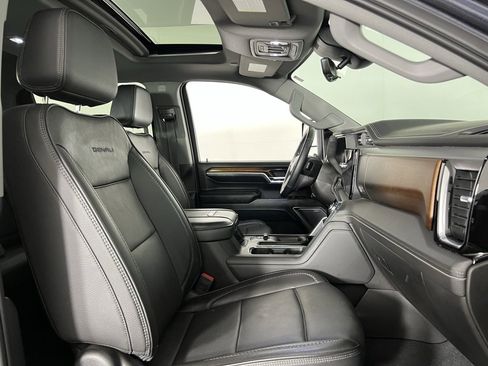 Used 2024 GMC Sierra 3500 Denali w/ Technology Package image 34