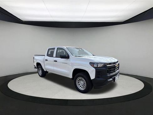 Used 2023 Chevrolet Colorado W/T w/ WT Convenience Package II RWD image 3