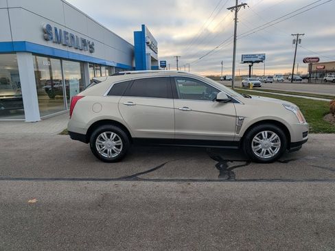 Used 2011 Cadillac SRX Luxury image 3