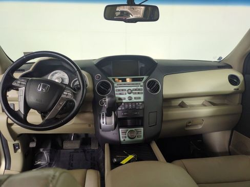 Used 2010 Honda Pilot Touring image 12
