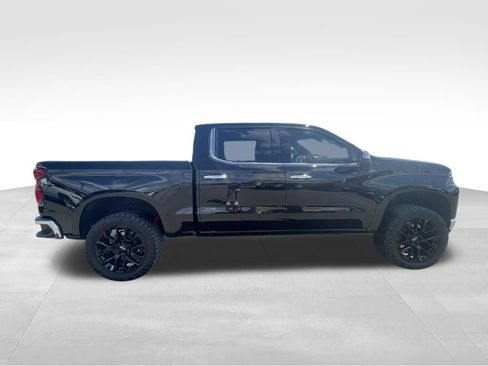 Used 2022 Chevrolet Silverado 1500 LTZ w/ LTZ Premium Package AWD/4WD image 12