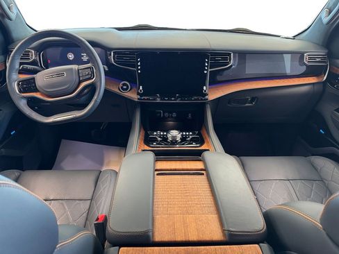 Used 2024 Jeep Grand Wagoneer Series III image 12