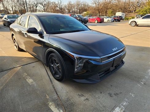 Certified 2025 Kia K4 LXS image 1
