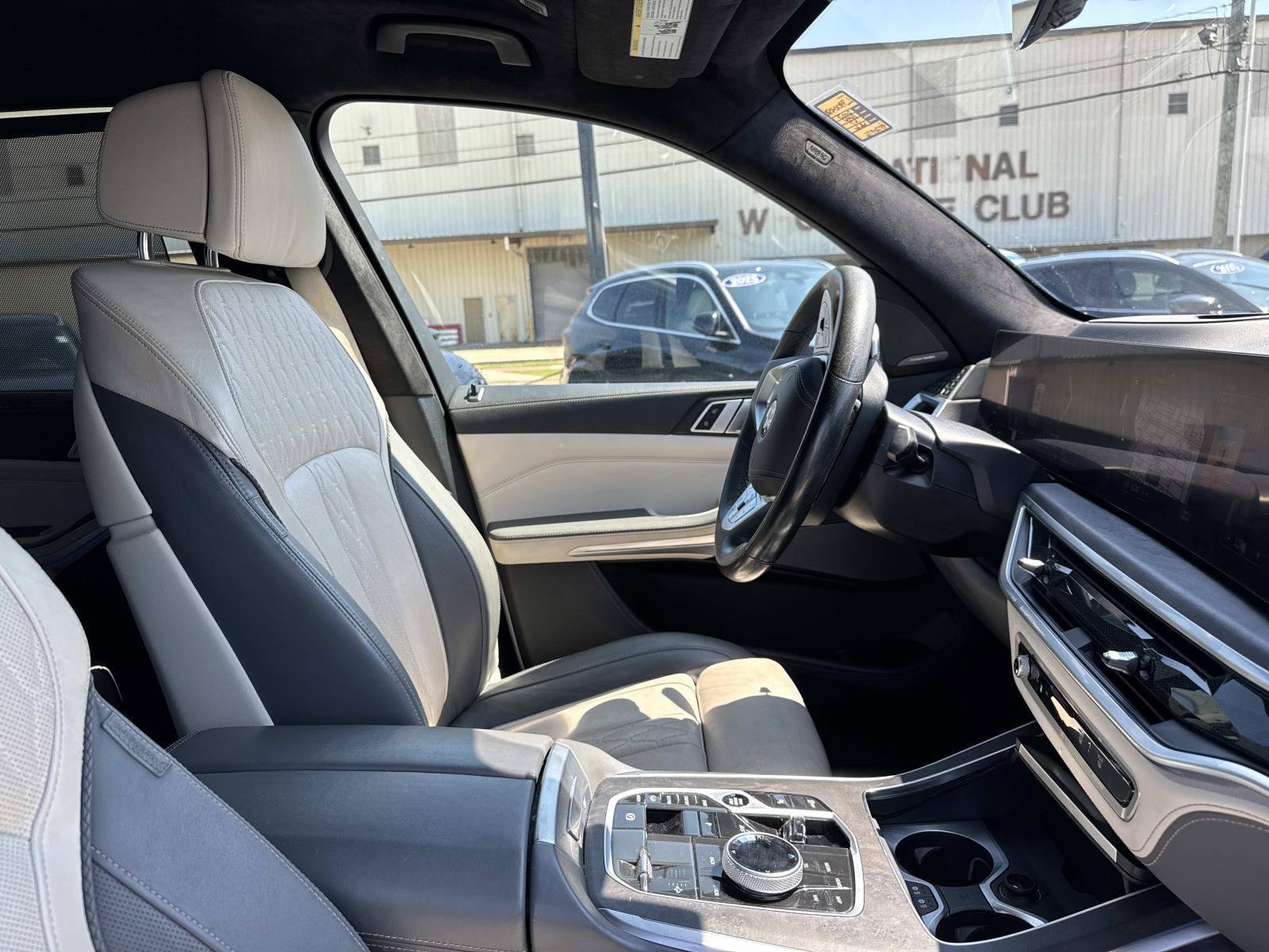 Used 2023 BMW X7 xDrive40i w/ Executive Package AWD/4WD image 12