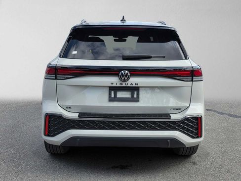 New 2026 Volkswagen Tiguan SE R-Line AWD/4WD image 4