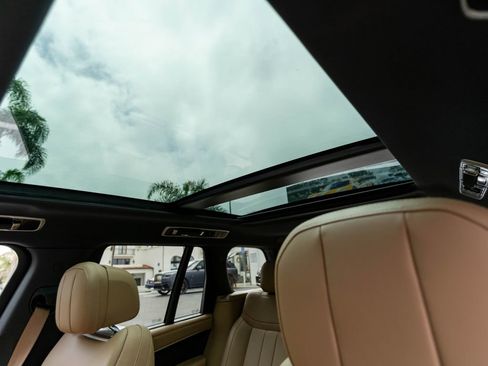 Used 2025 Land Rover Range Rover SE AWD/4WD image 24