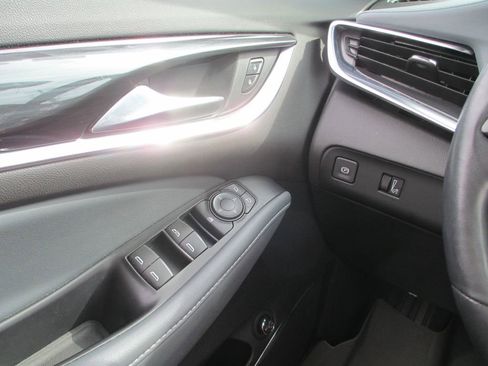 Used 2022 Buick Enclave Essence w/ Experience Buick Package FWD image 28