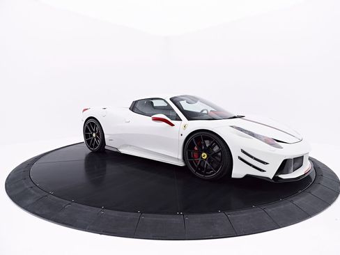 Used 2014 Ferrari 458 Spider RWD image 25