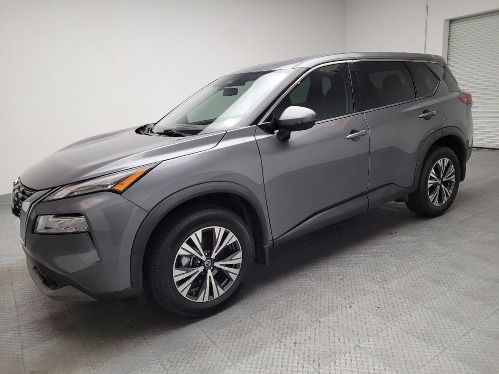 Used 2021 Nissan Rogue SV FWD image 2