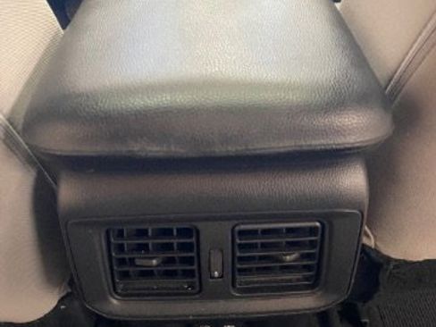 Used 2021 Toyota RAV4 XLE w/ Convenience Package image 27