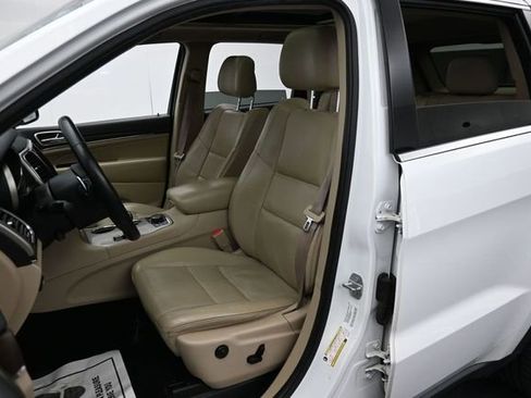 Used 2015 Jeep Grand Cherokee Limited w/ Luxury Group II AWD/4WD image 11