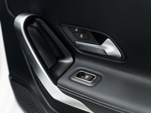 Used 2025 Mercedes-Benz CLA 250 image 30