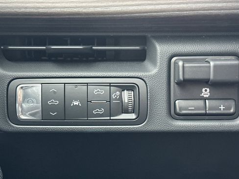 Used 2025 GMC Sierra EV Denali image 39