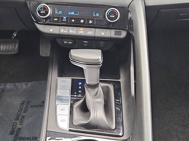 Used 2025 Hyundai Elantra SEL FWD image 12