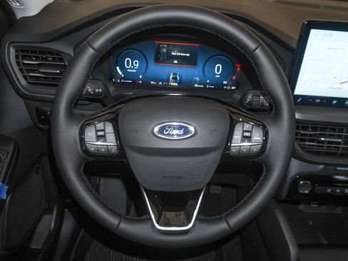 New 2025 Ford Escape Active w/ Active Premium Tech Pack image 26