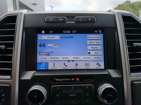 Used 2019 Ford F150 Lariat w/ Equipment Group 502A Luxury image 20