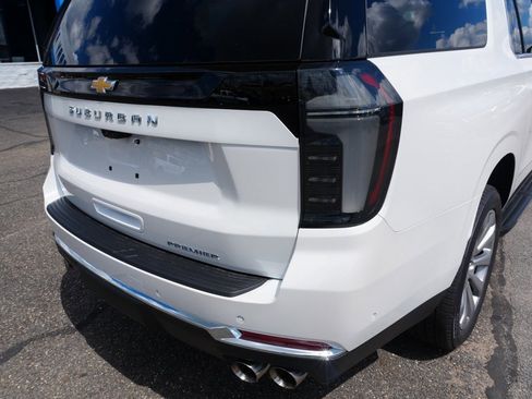 New 2025 Chevrolet Suburban Premier image 7