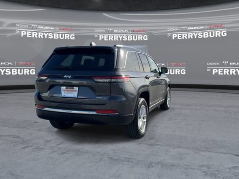 Used 2023 Jeep Grand Cherokee Laredo w/ Luxury Tech Group I AWD/4WD image 7
