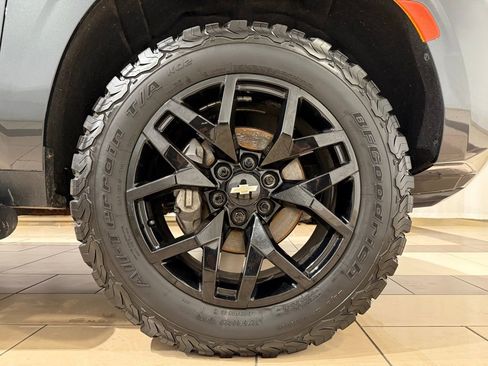 Used 2022 Chevrolet Tahoe Z71 w/ Z71 Off-Road Package image 9