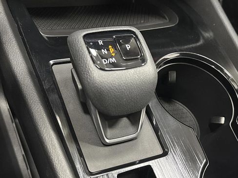 Used 2025 Nissan Rogue SV image 19