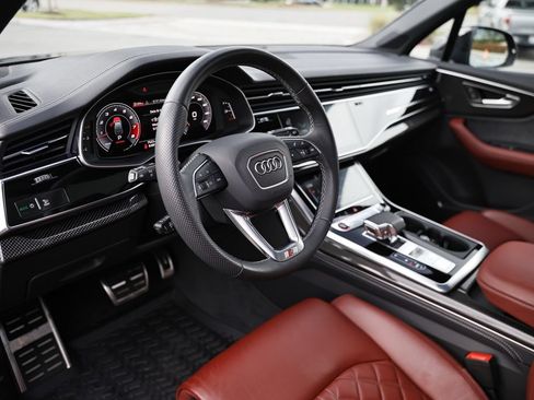 Certified 2023 Audi SQ7 Premium Plus w/ Black Optic Package AWD/4WD image 19