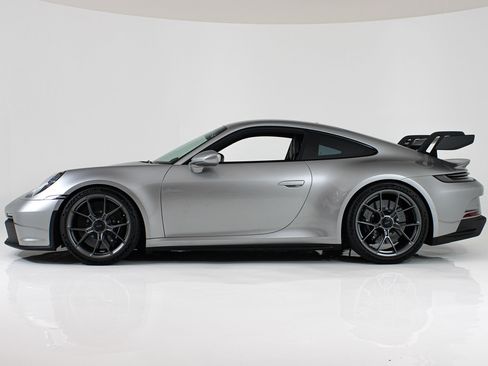 Used 2024 Porsche 911 GT3 RWD image 3