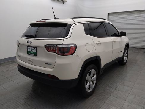 Used 2018 Jeep Compass Latitude w/ Popular Equipment Group AWD/4WD image 9