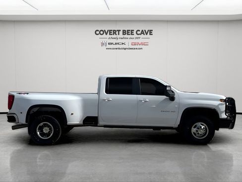 Used 2024 Chevrolet Silverado 3500 LT w/ Convenience Package image 11