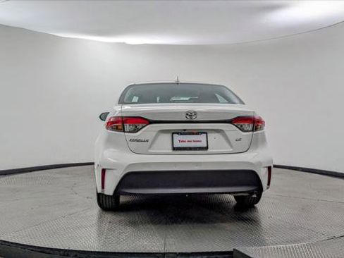 Used 2024 Toyota Corolla LE image 7