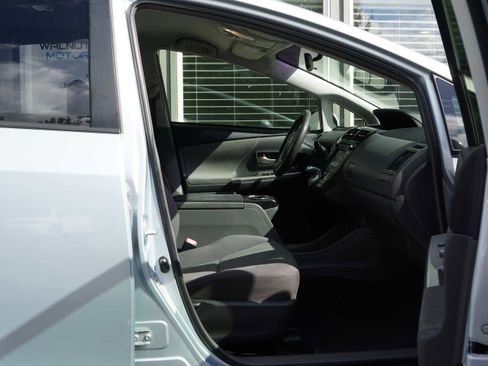 Used 2014 Toyota Prius V Three image 35