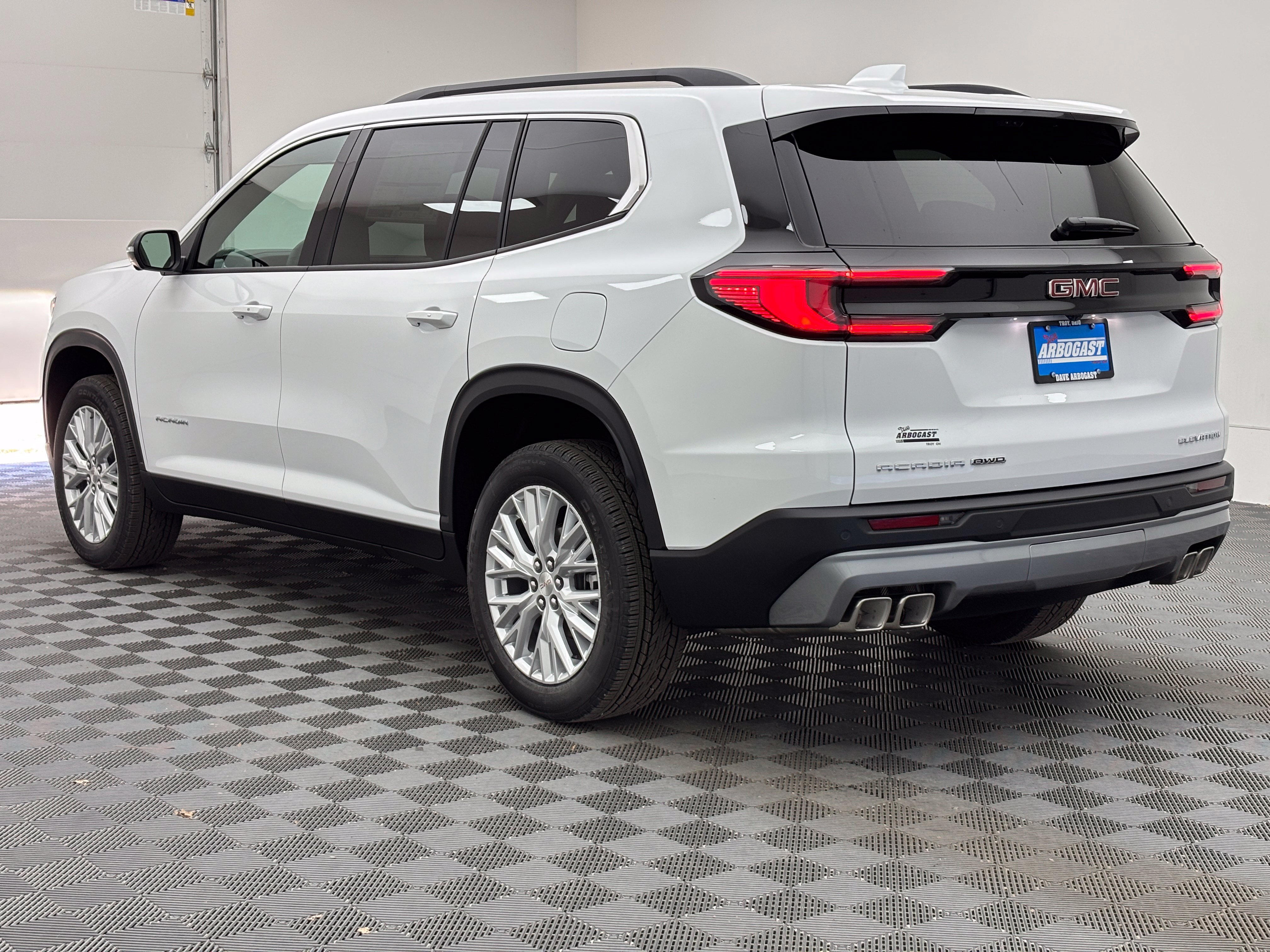 New 2027 GMC Acadia Elevation w/ Elevation Premium Package AWD/4WD image 14