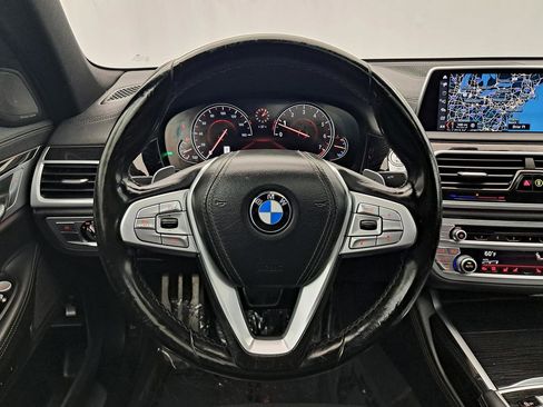 Used 2019 BMW 750i xDrive w/ M Sport Package image 10
