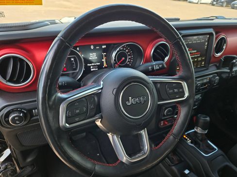 Used 2022 Jeep Gladiator Rubicon w/ Cold Weather Group AWD/4WD image 10