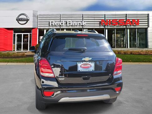 Used 2020 Chevrolet Trax LT w/ LT Convenience Package FWD image 6